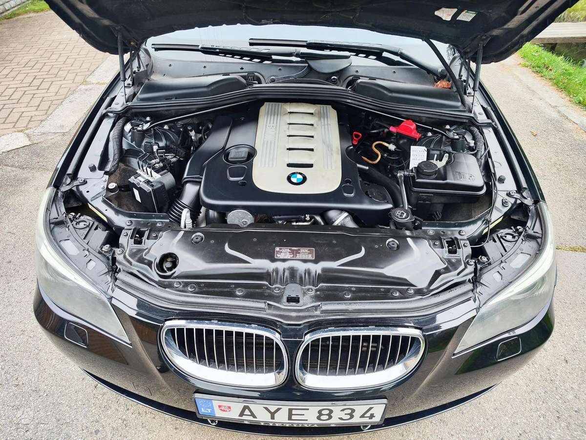 BMW 525, 2.5 l., universalas