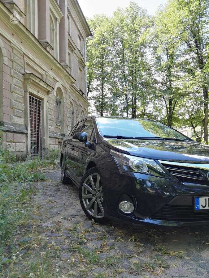 Toyota Avensis - 1