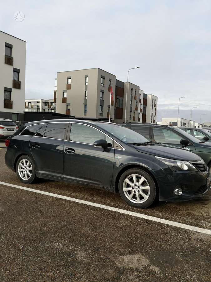 Toyota Avensis - 7