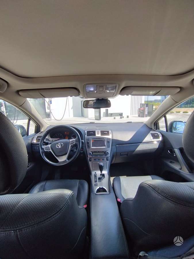 Toyota Avensis - 9