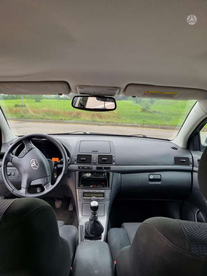 Toyota Avensis - 9