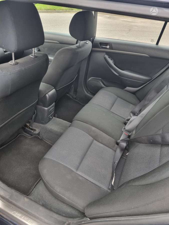 Toyota Avensis - 10