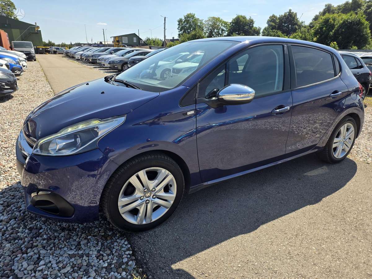Peugeot 208 - 1