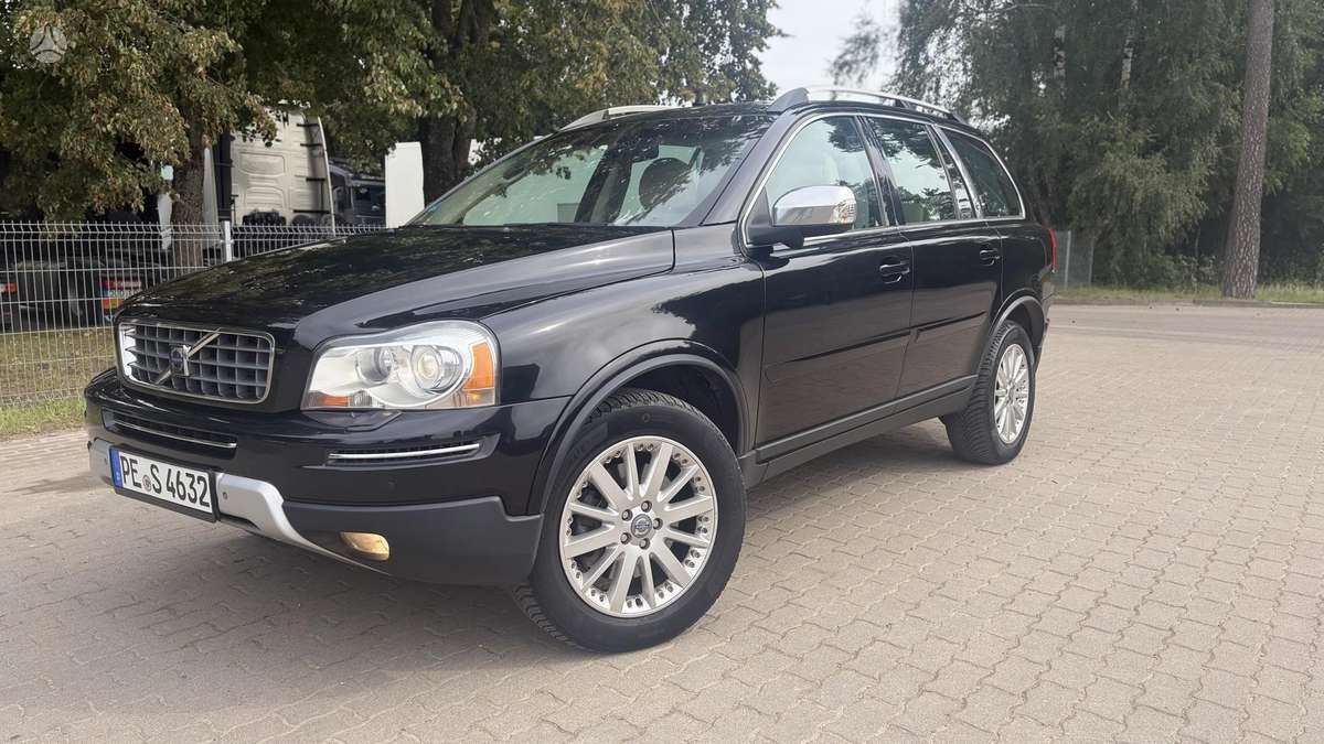 Volvo XC90 - 1