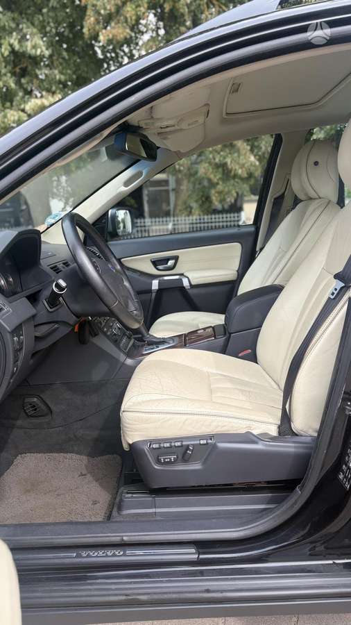 Volvo XC90 - 10