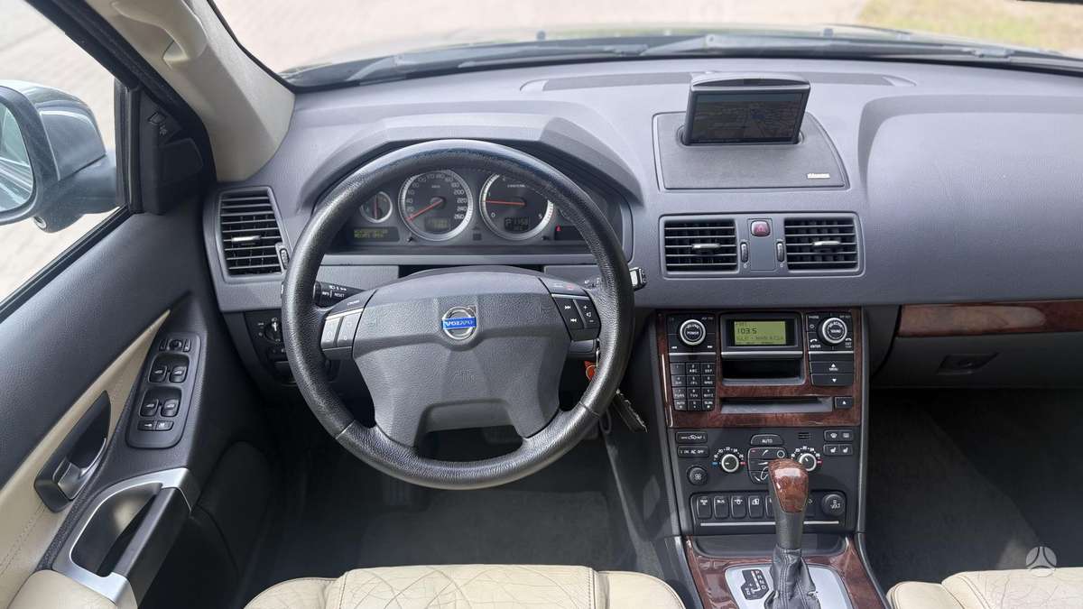 Volvo XC90 - 12