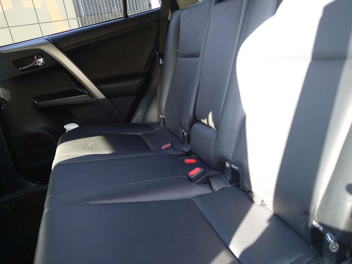 Toyota RAV4 - 6
