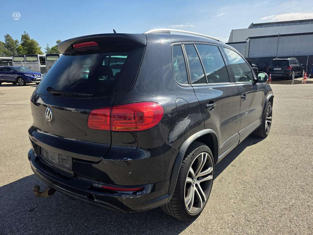Volkswagen Tiguan - 8