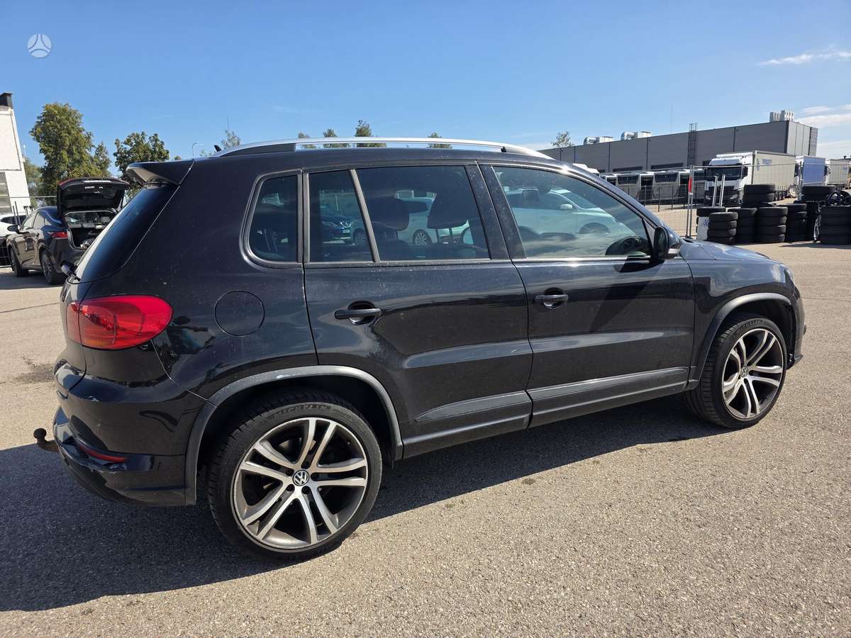 Volkswagen Tiguan - 9