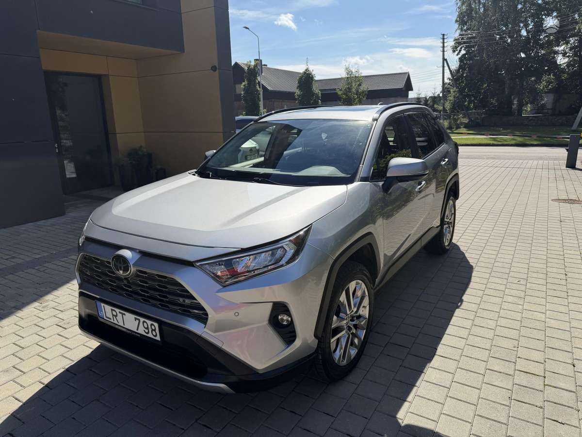 Toyota RAV4 - 1