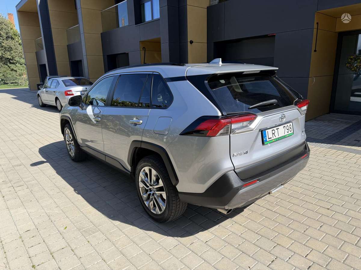Toyota RAV4 - 4