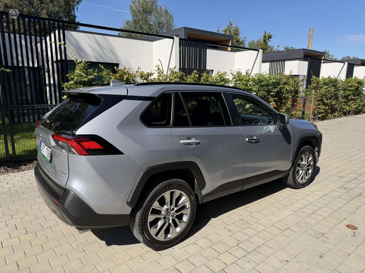 Toyota RAV4 - 5