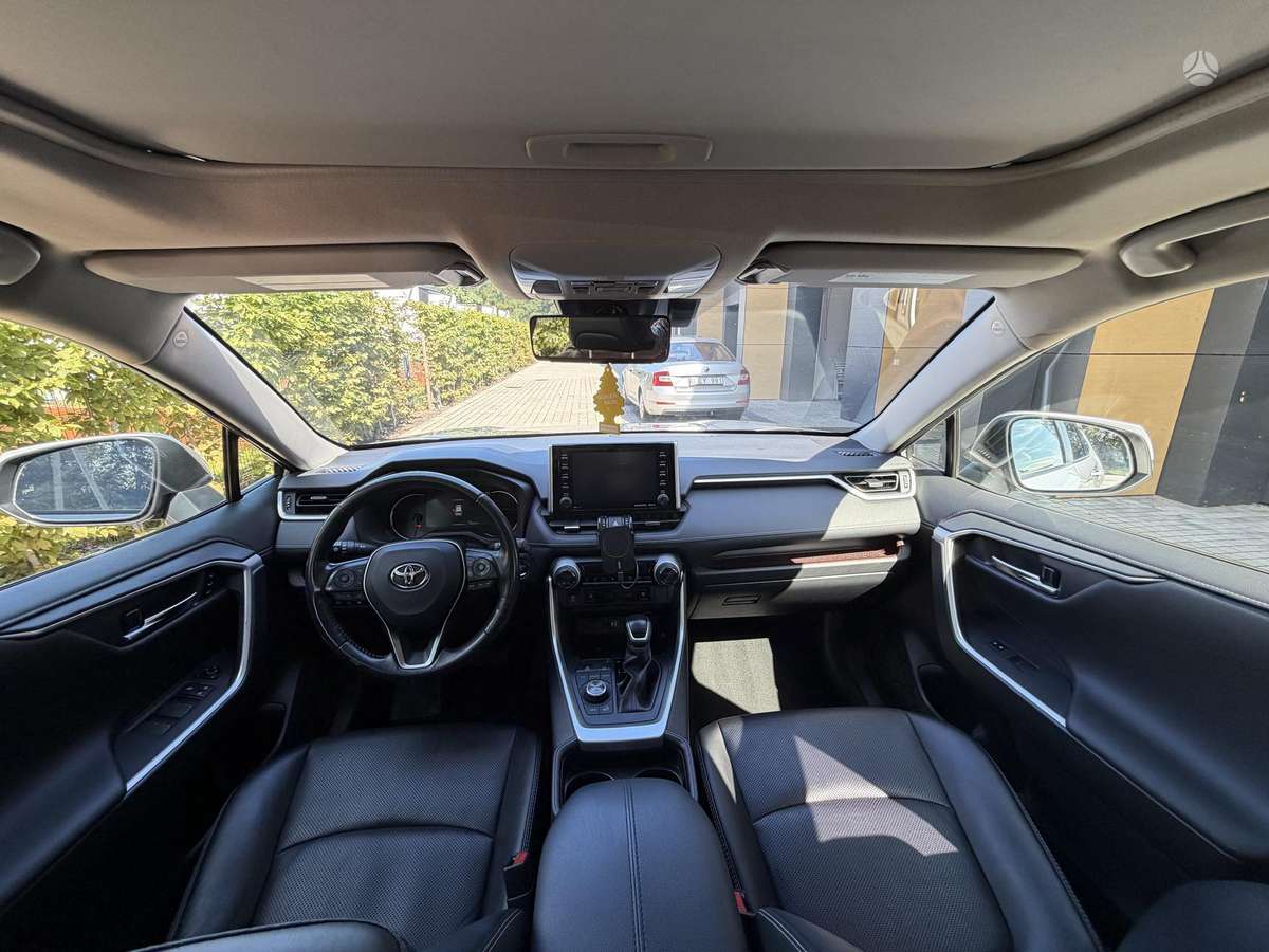 Toyota RAV4 - 6