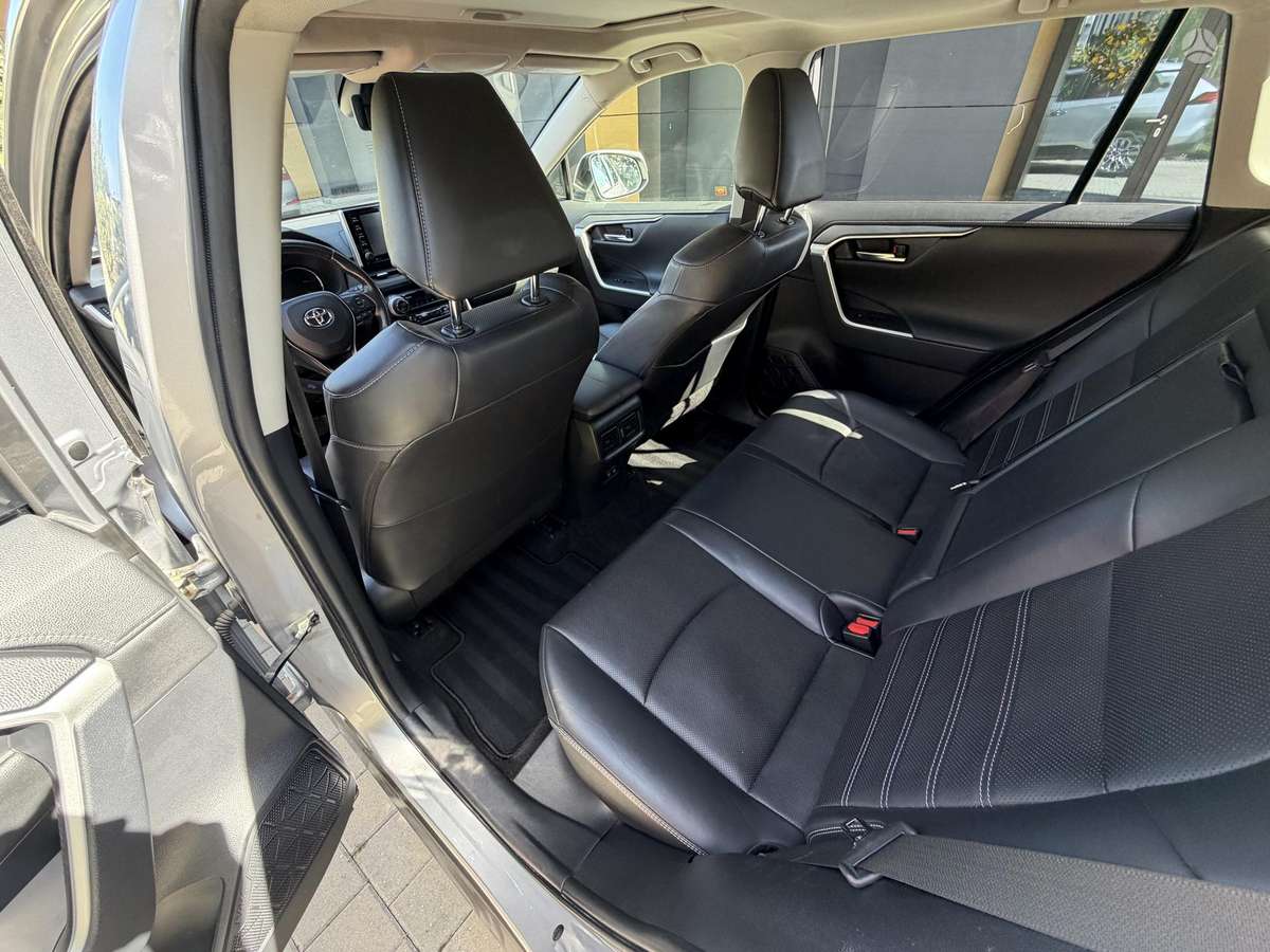 Toyota RAV4 - 7