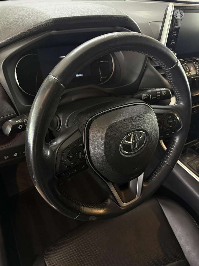 Toyota RAV4 - 8
