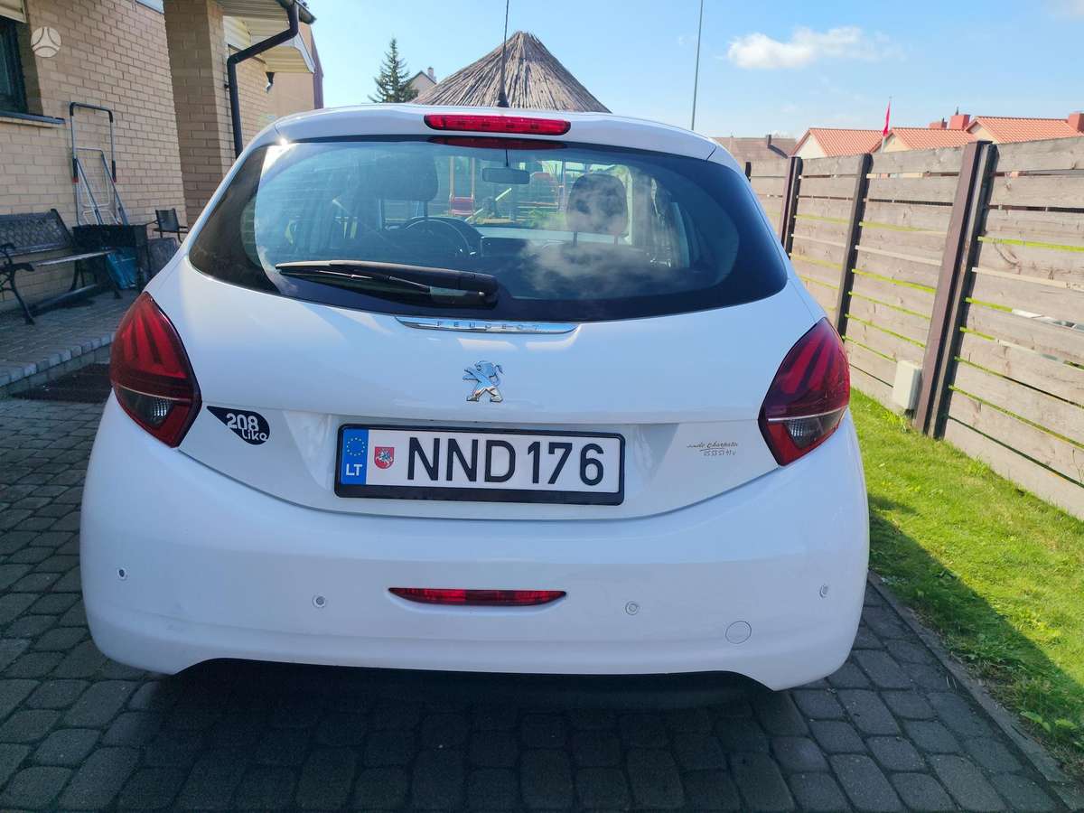 Peugeot 208 - 12
