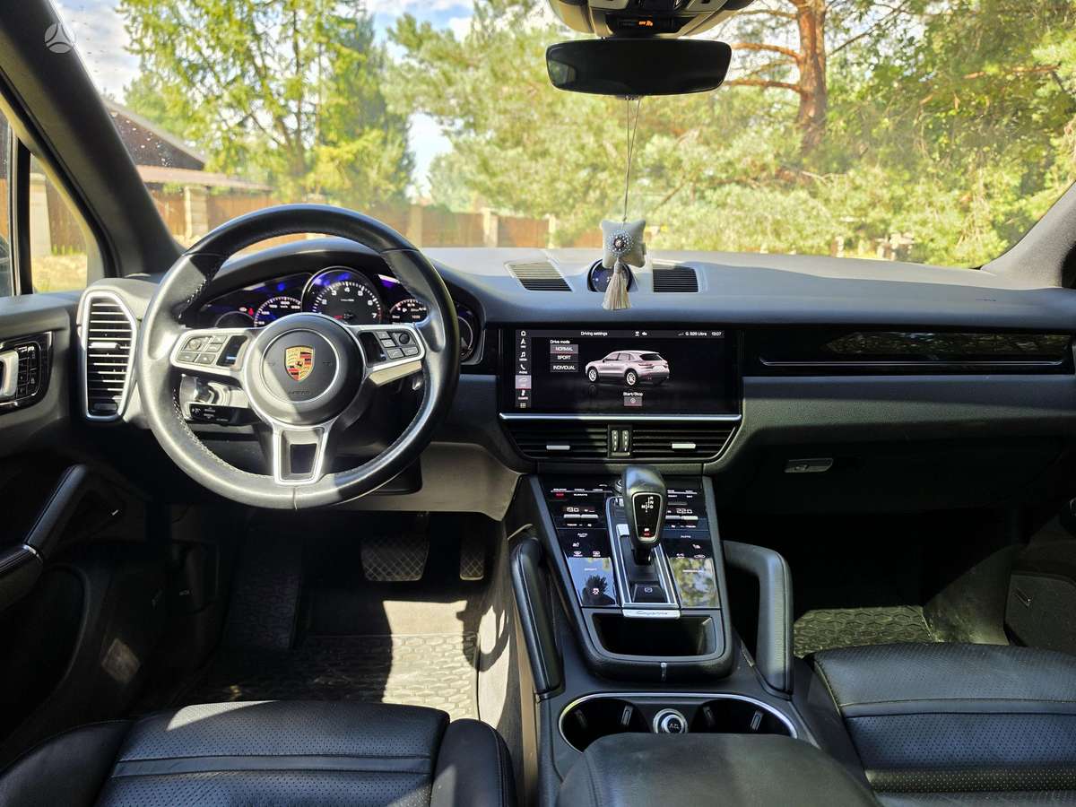 Porsche Cayenne - 6