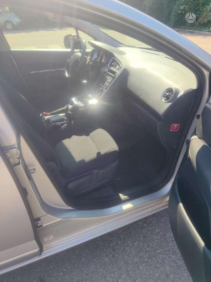 Peugeot 5008, 2.0 l., Минивэн