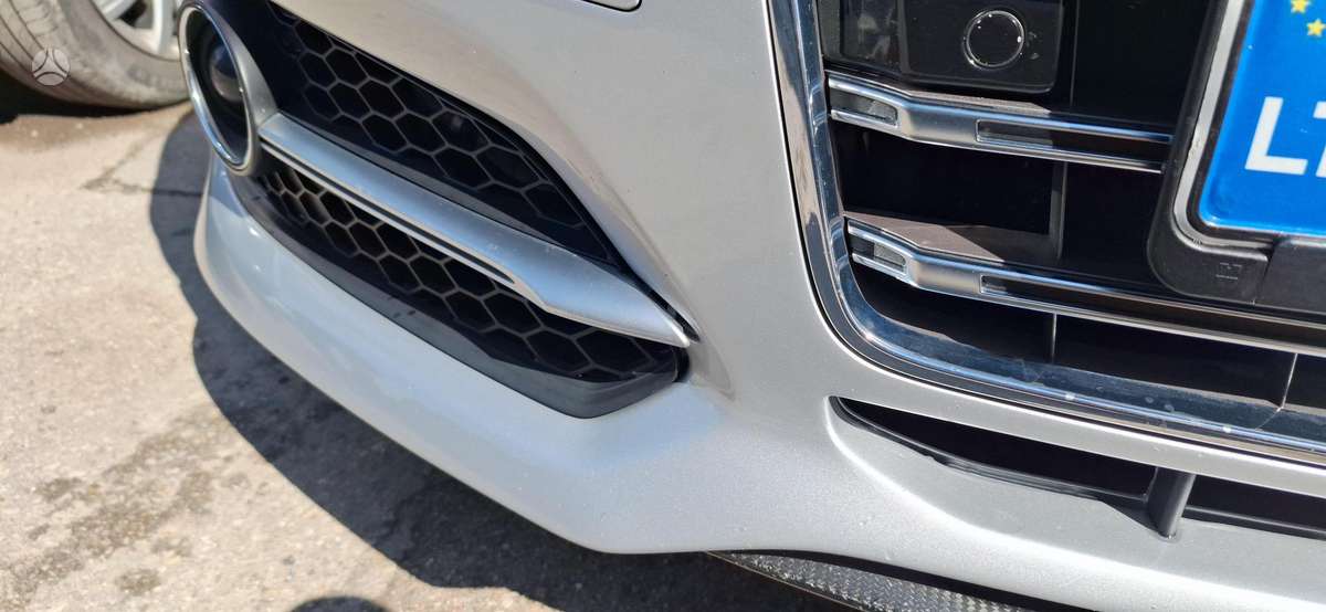 Audi A8, 4.2 l., Седан