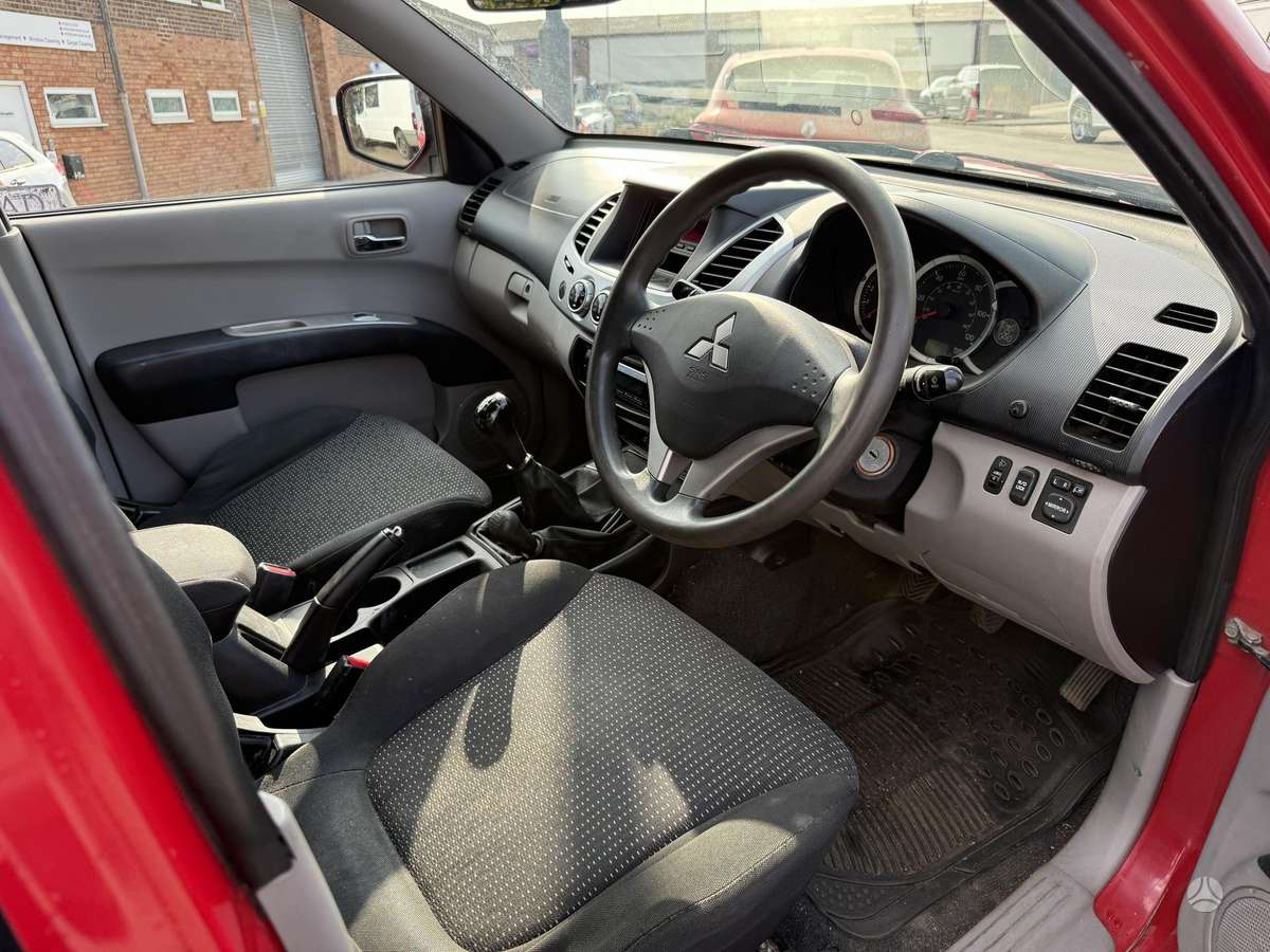 Mitsubishi L200, 2.5 l., Пикап