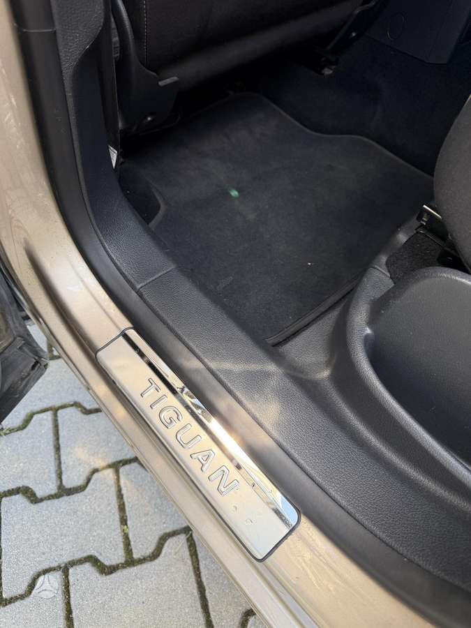 Volkswagen Tiguan - 8