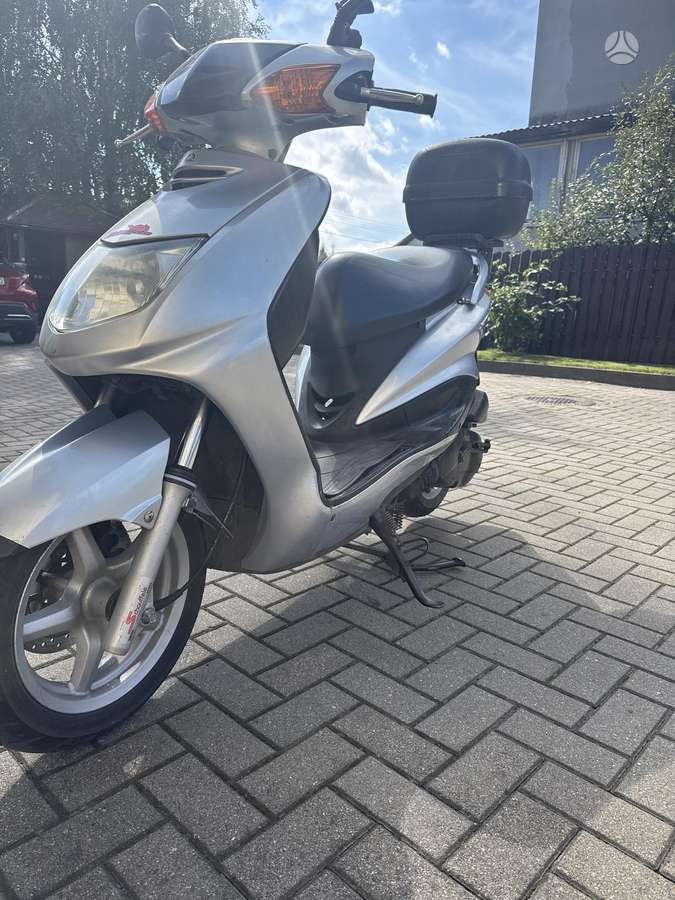 Yamaha Cygnus 125cc, scooters / mopeds