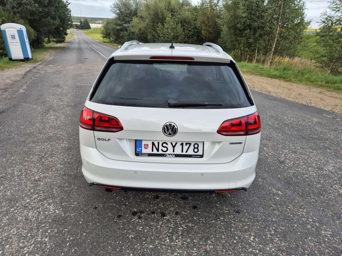 Volkswagen Golf - 6