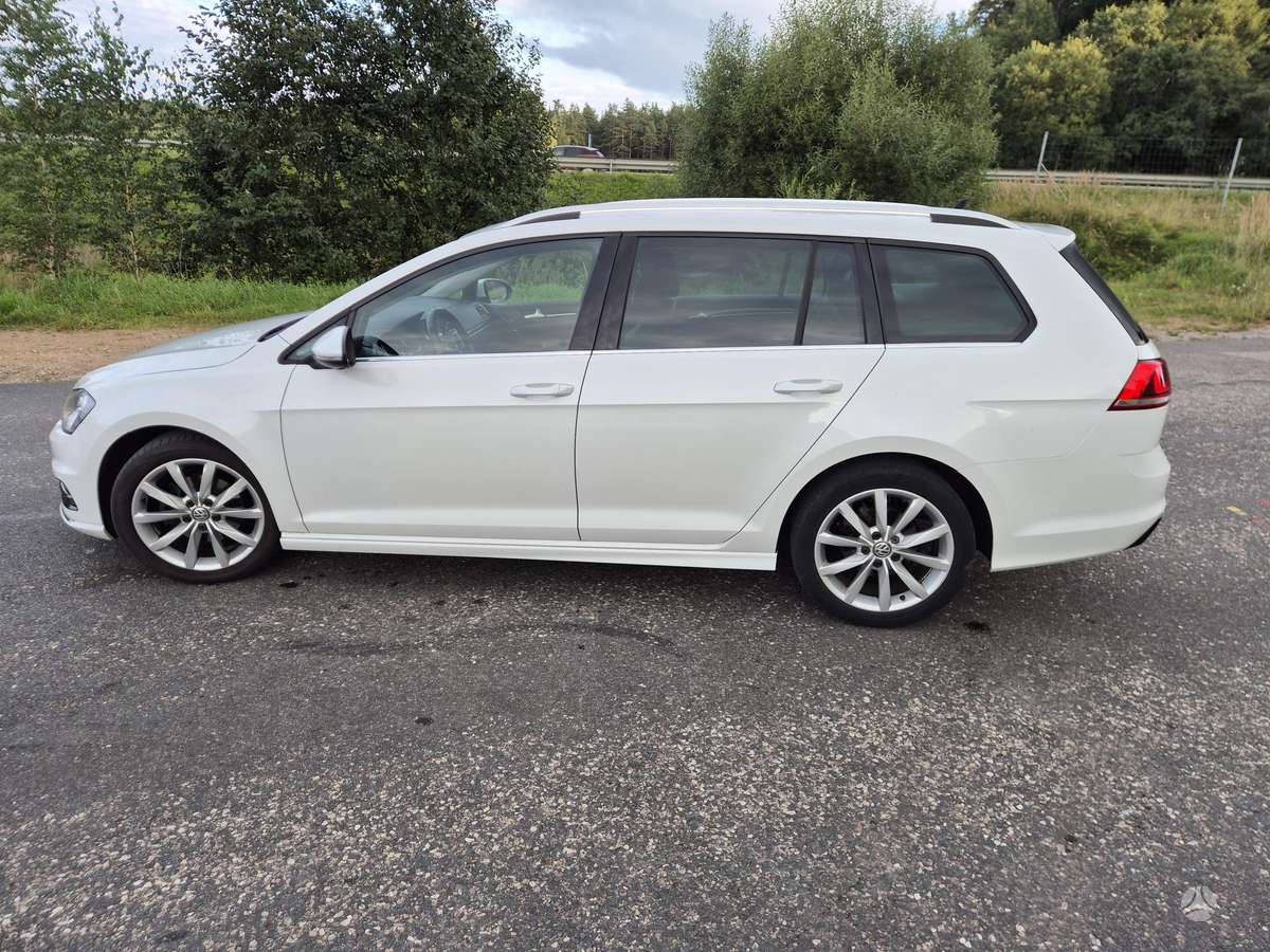 Volkswagen Golf - 8