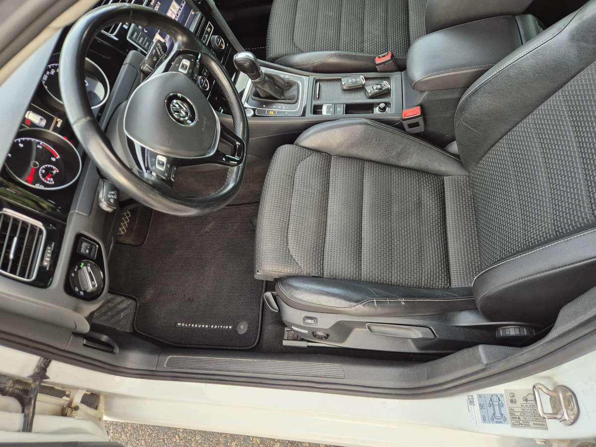 Volkswagen Golf - 9