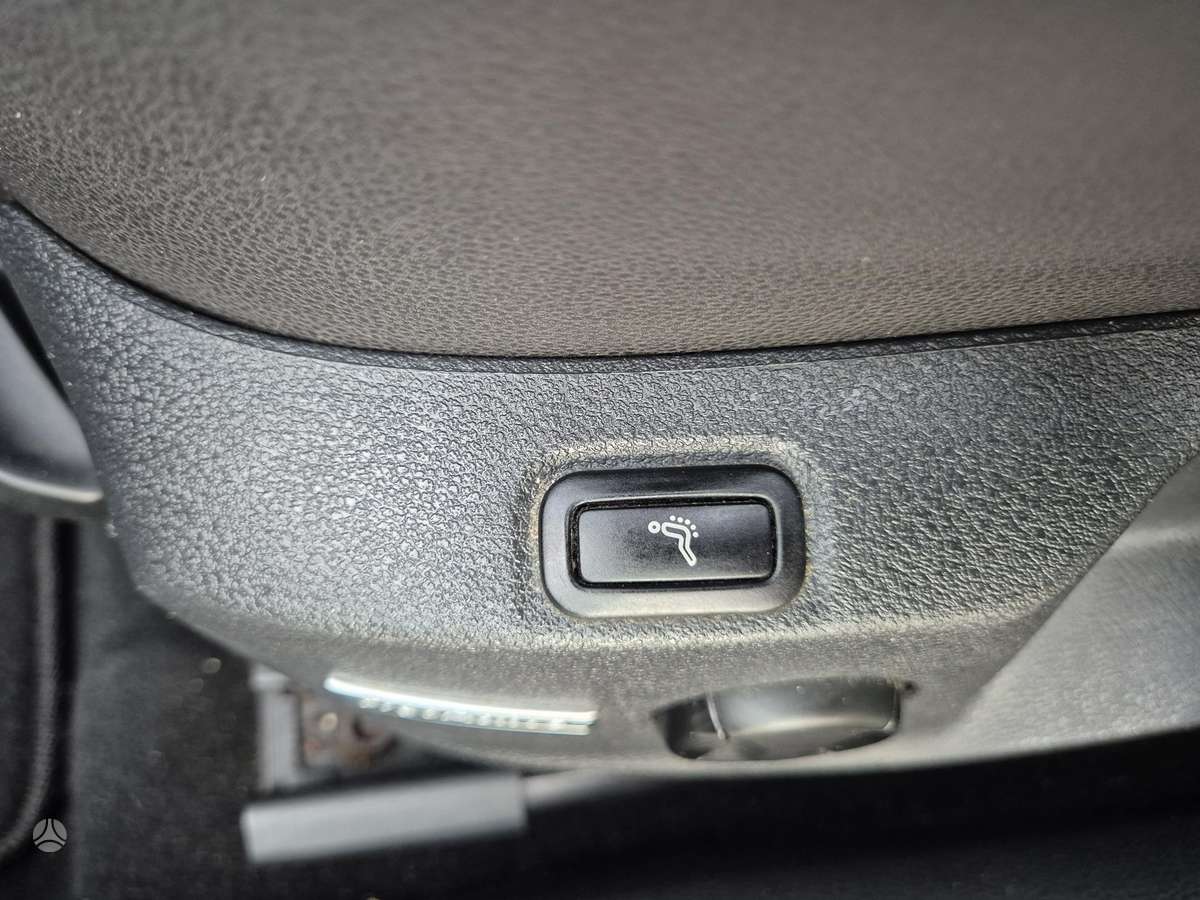 Volkswagen Golf - 10