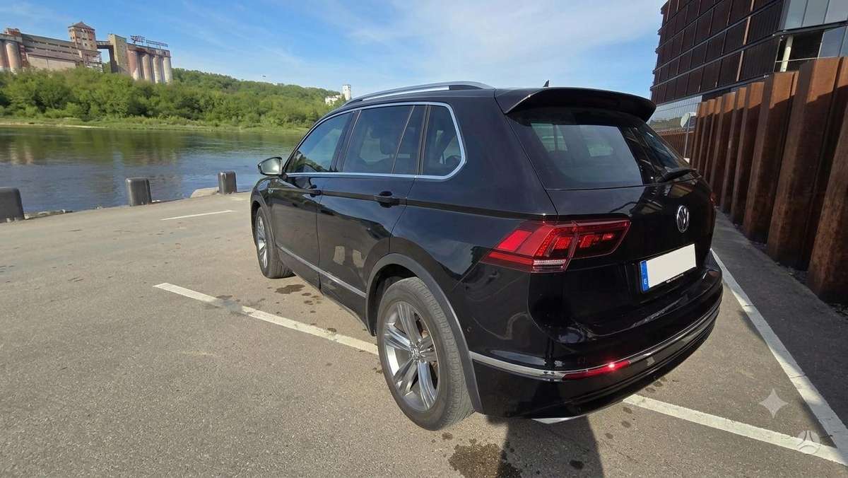 Volkswagen Tiguan - 2