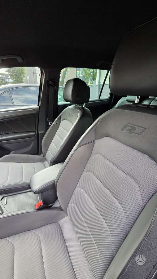 Volkswagen Tiguan - 8