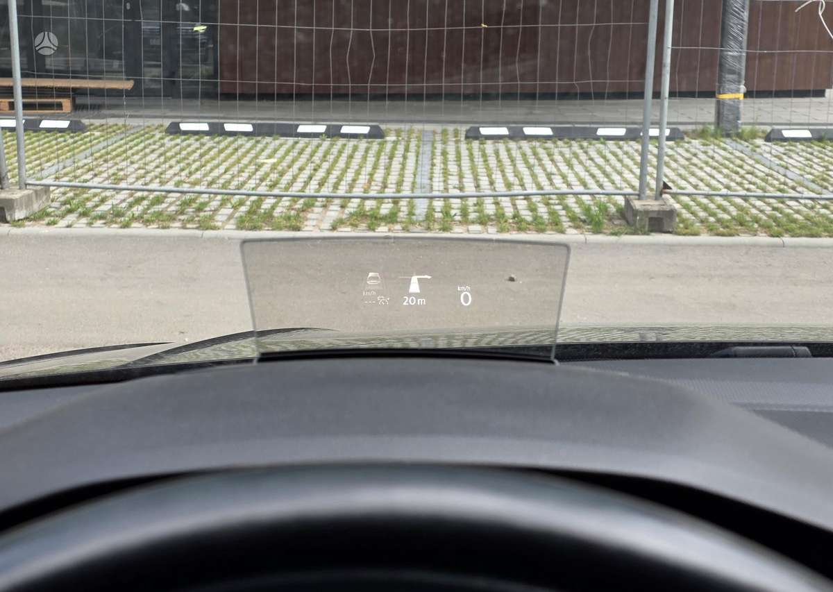 Volkswagen Tiguan - 11