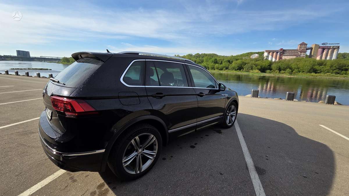 Volkswagen Tiguan - 4
