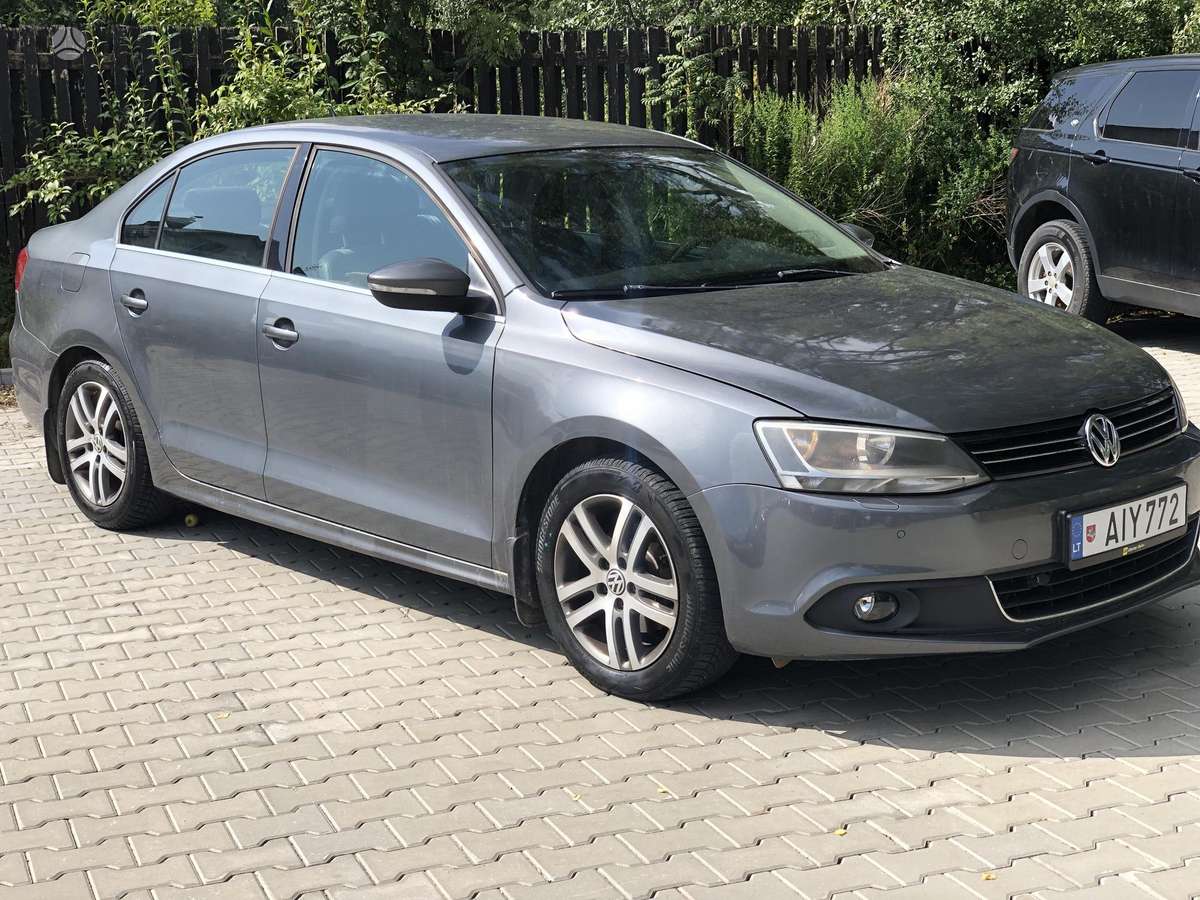 Volkswagen Jetta - 3