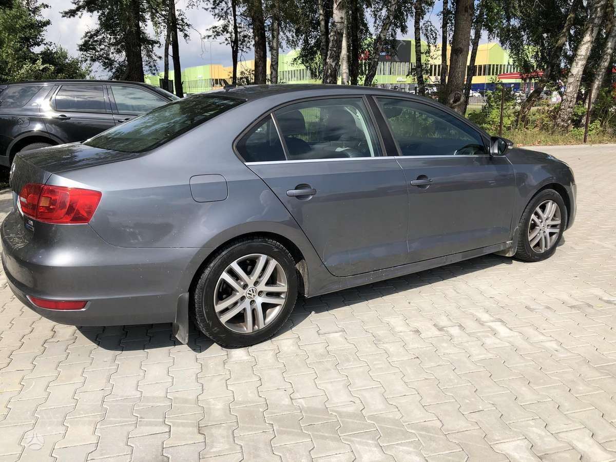 Volkswagen Jetta - 9