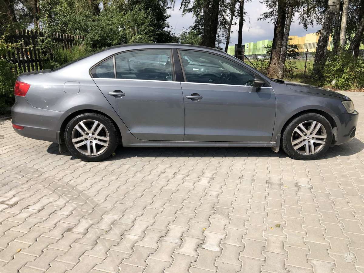 Volkswagen Jetta - 10