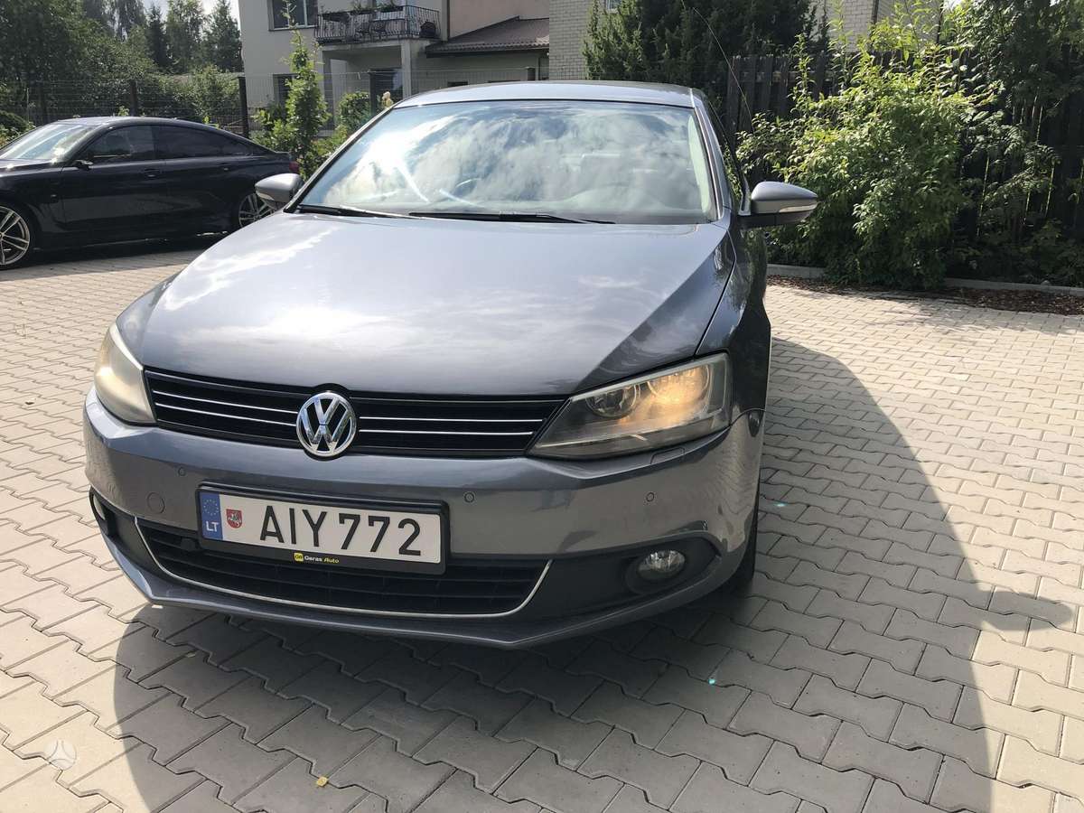 Volkswagen Jetta - 12