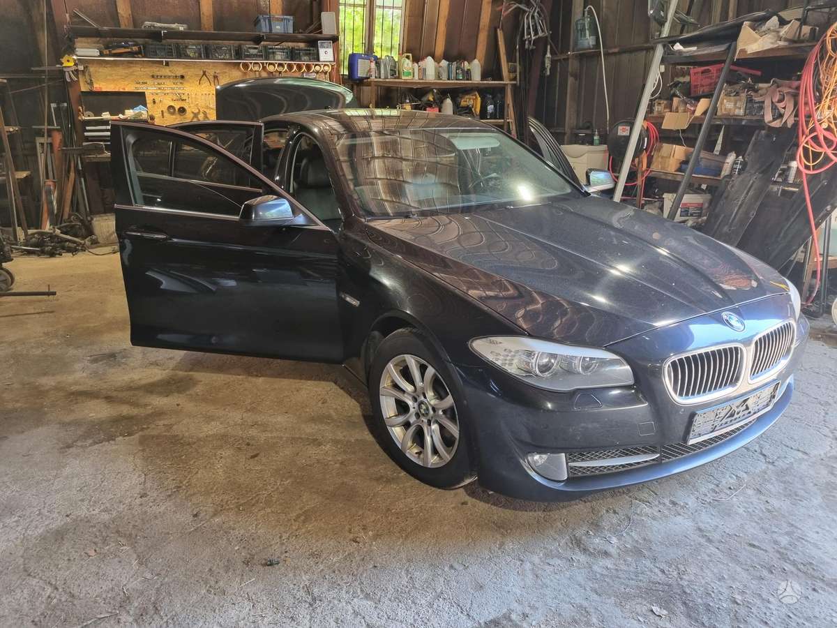 BMW 530 dalimis