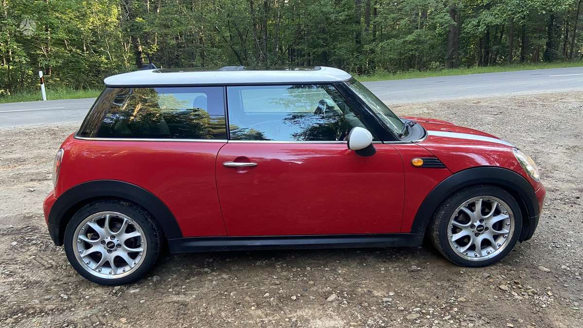 Mini Cooper, 1.6 l., hatchback