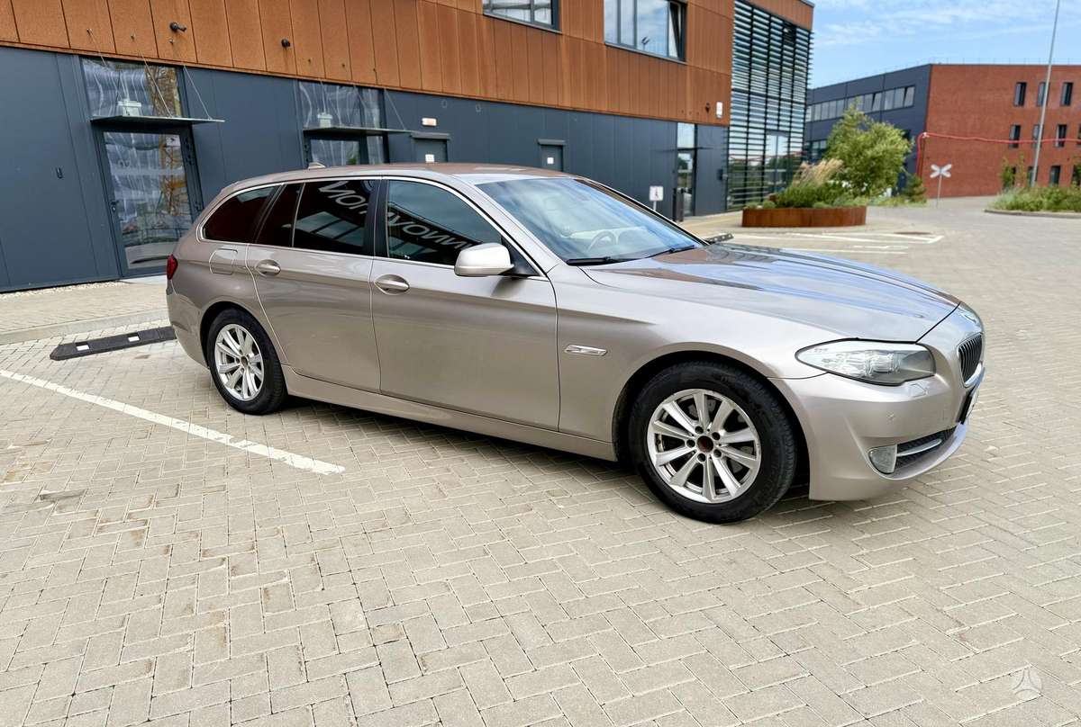 BMW 520, 2.0 l., wagon