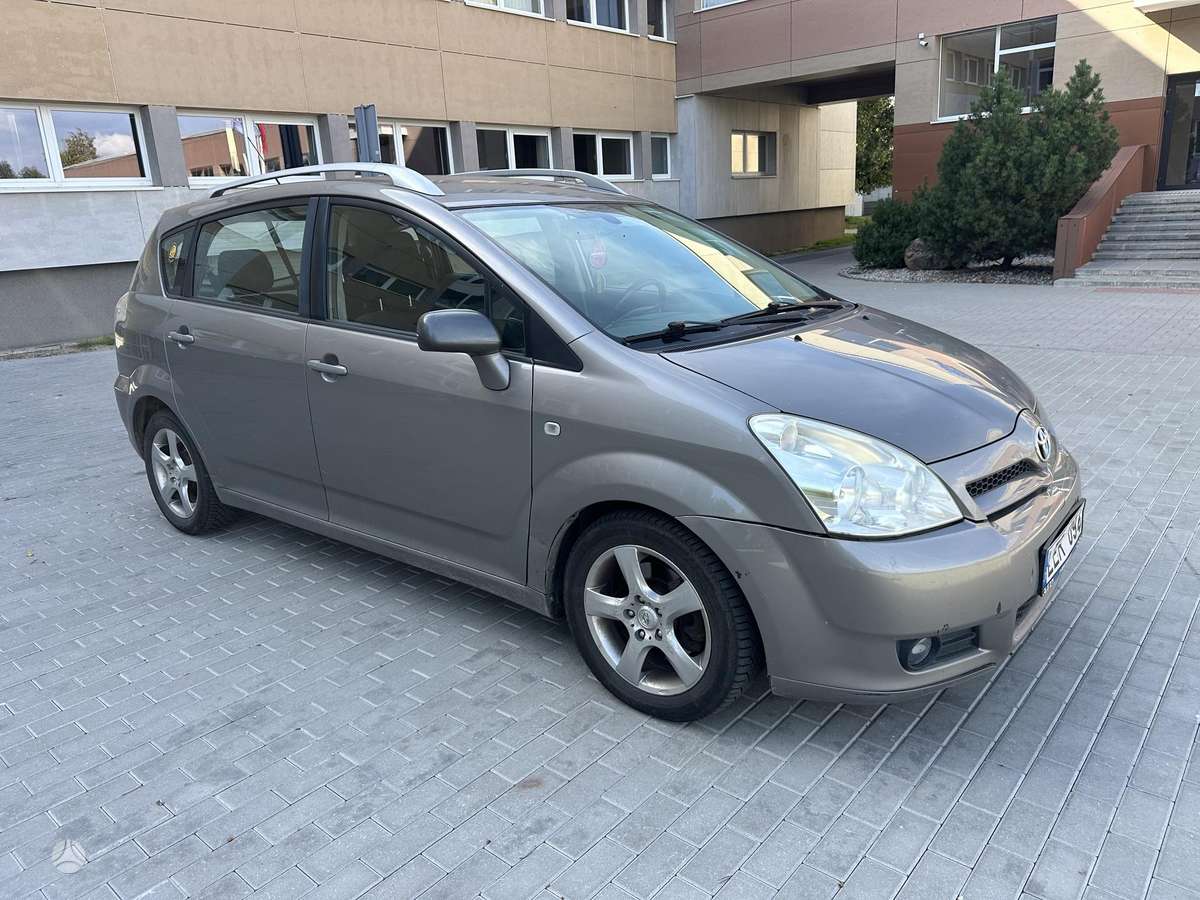 Toyota Corolla Verso - 2