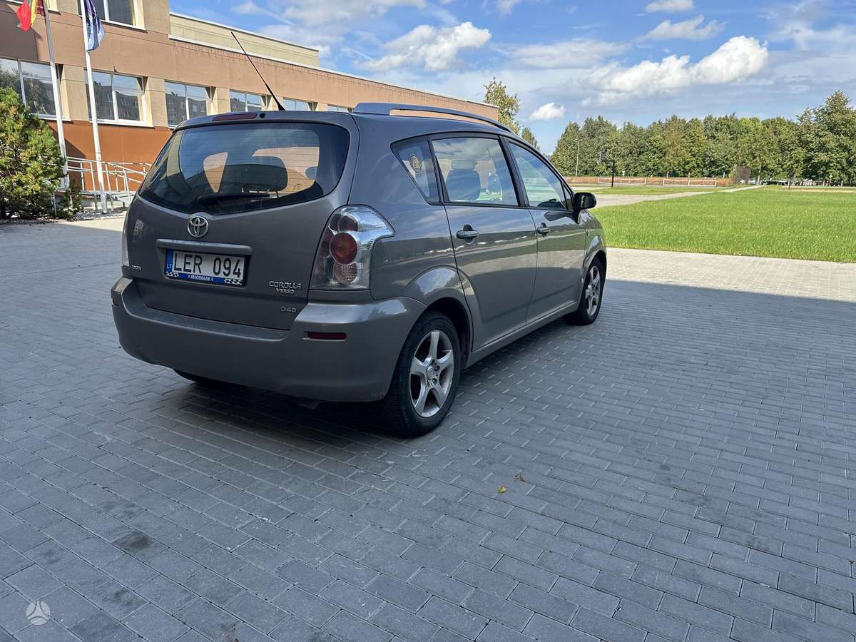 Toyota Corolla Verso - 5
