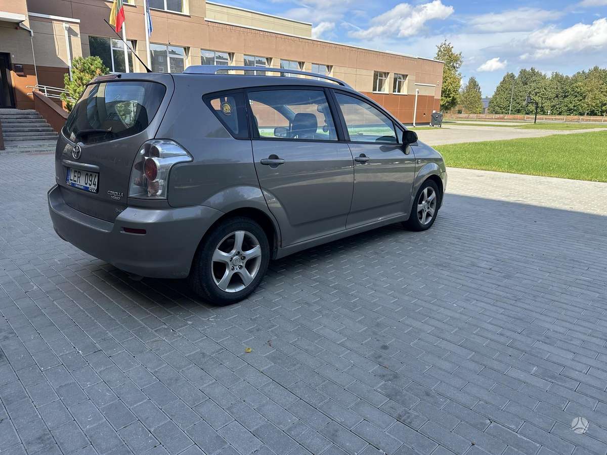 Toyota Corolla Verso - 6