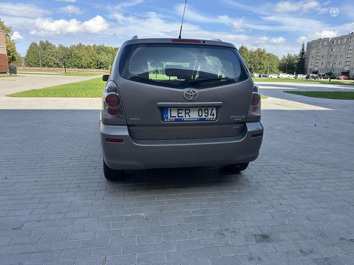 Toyota Corolla Verso - 8