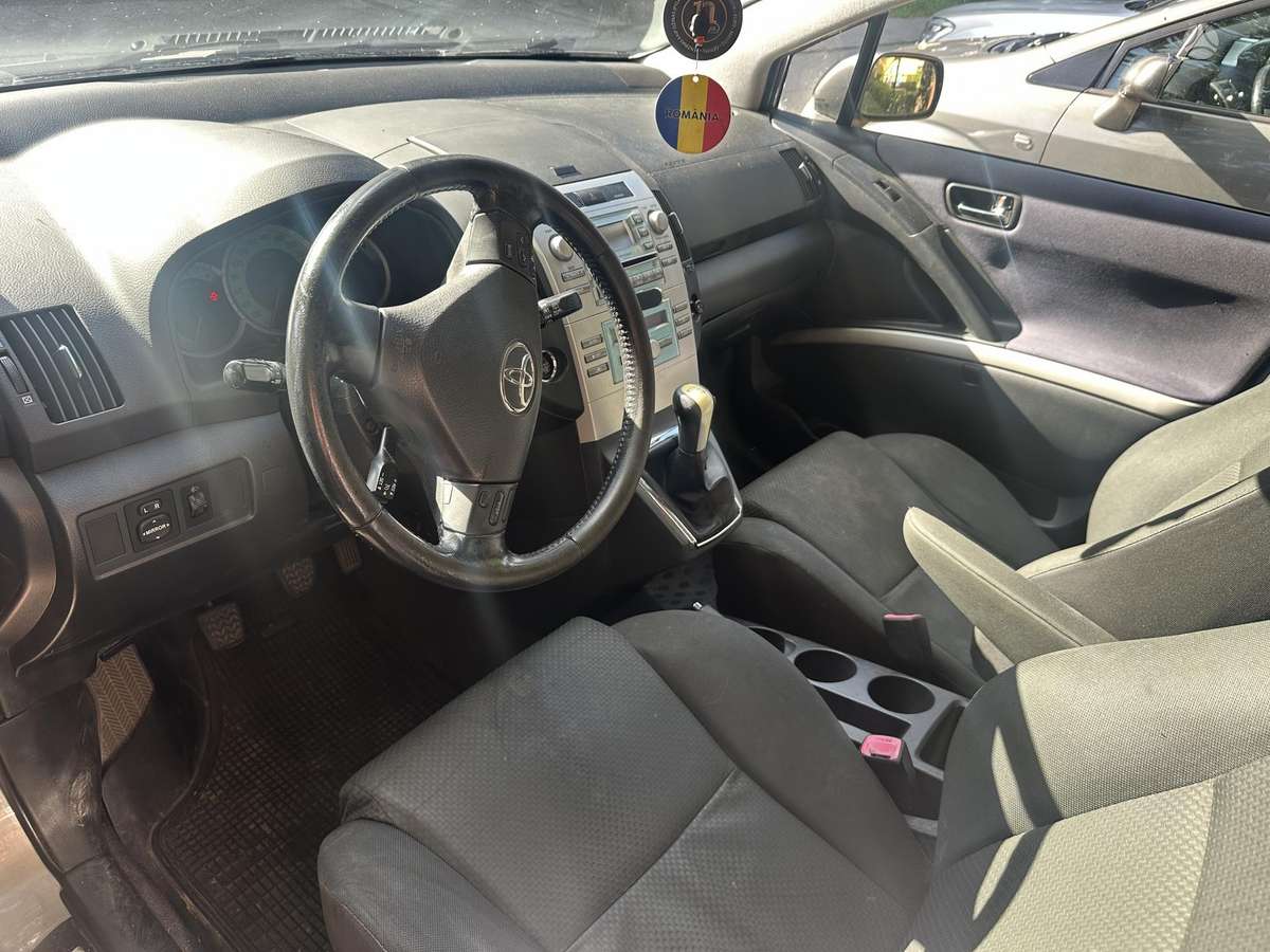 Toyota Corolla Verso - 10