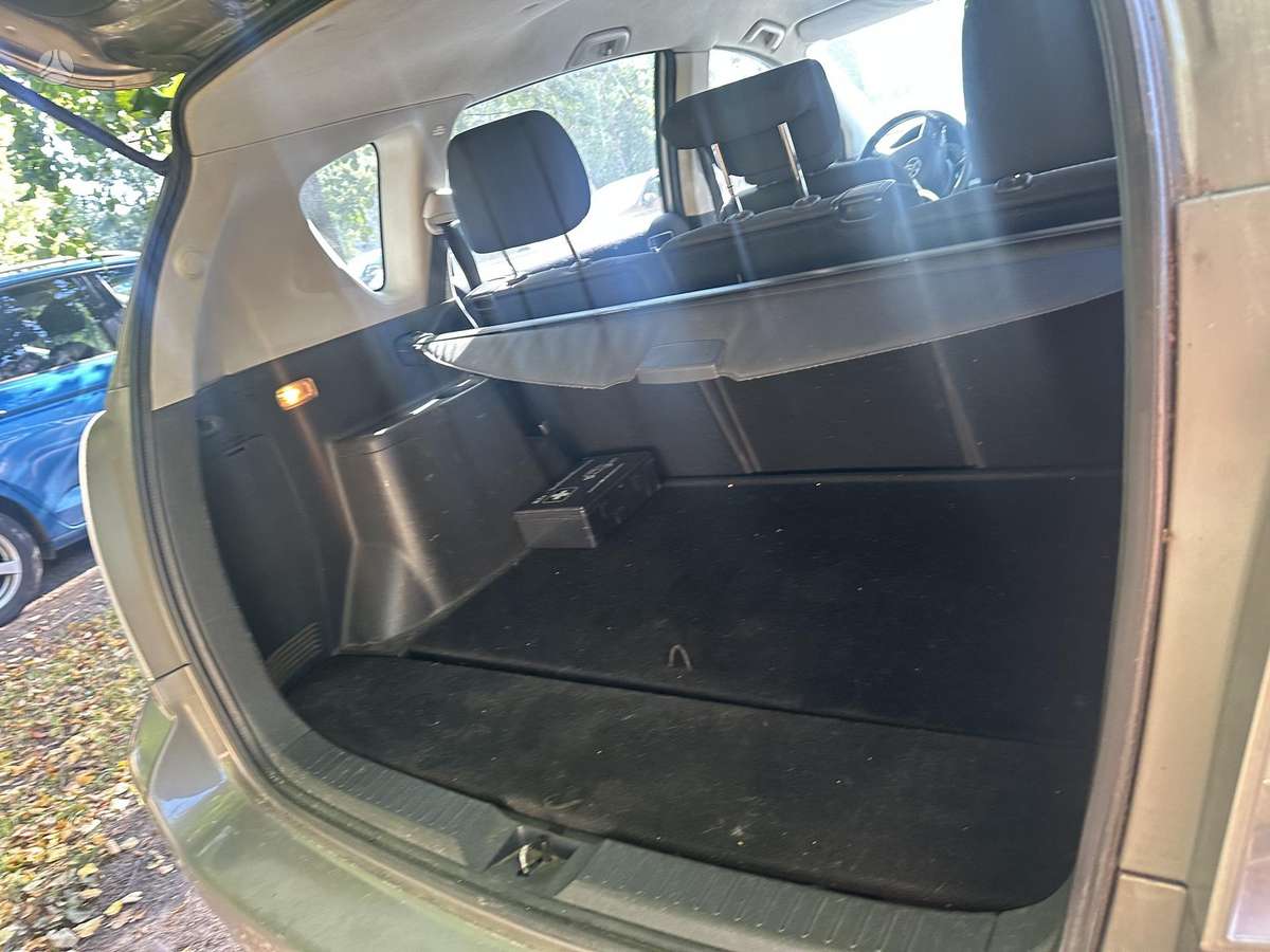 Toyota Corolla Verso - 12