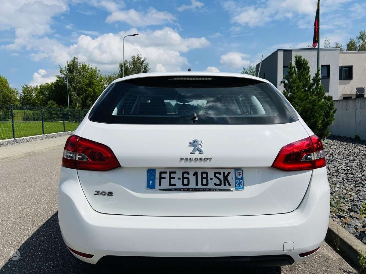 Peugeot 308 - 8