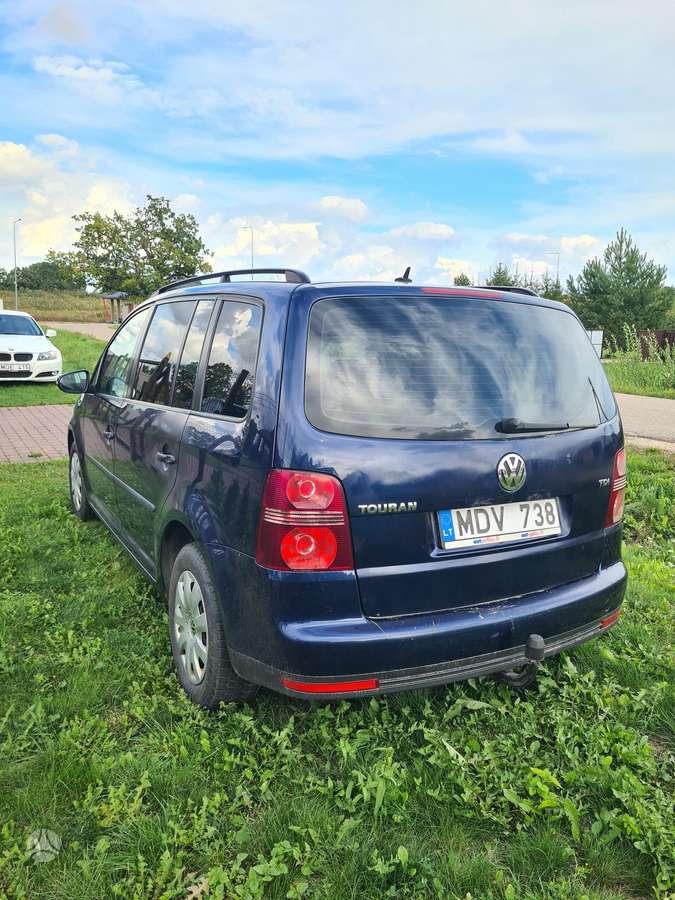 Volkswagen Touran - 5