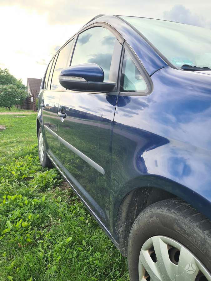 Volkswagen Touran - 8